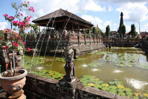 e0c74489-0e4f-466b-a98e-693f1872954e